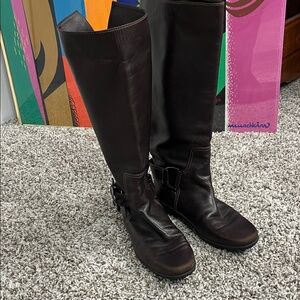 Tod's Dark Brown Leather Heeled Boots